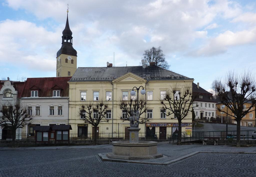 Penzion SKLAŘSKÁ HOSPODA Chřibská Exterior foto